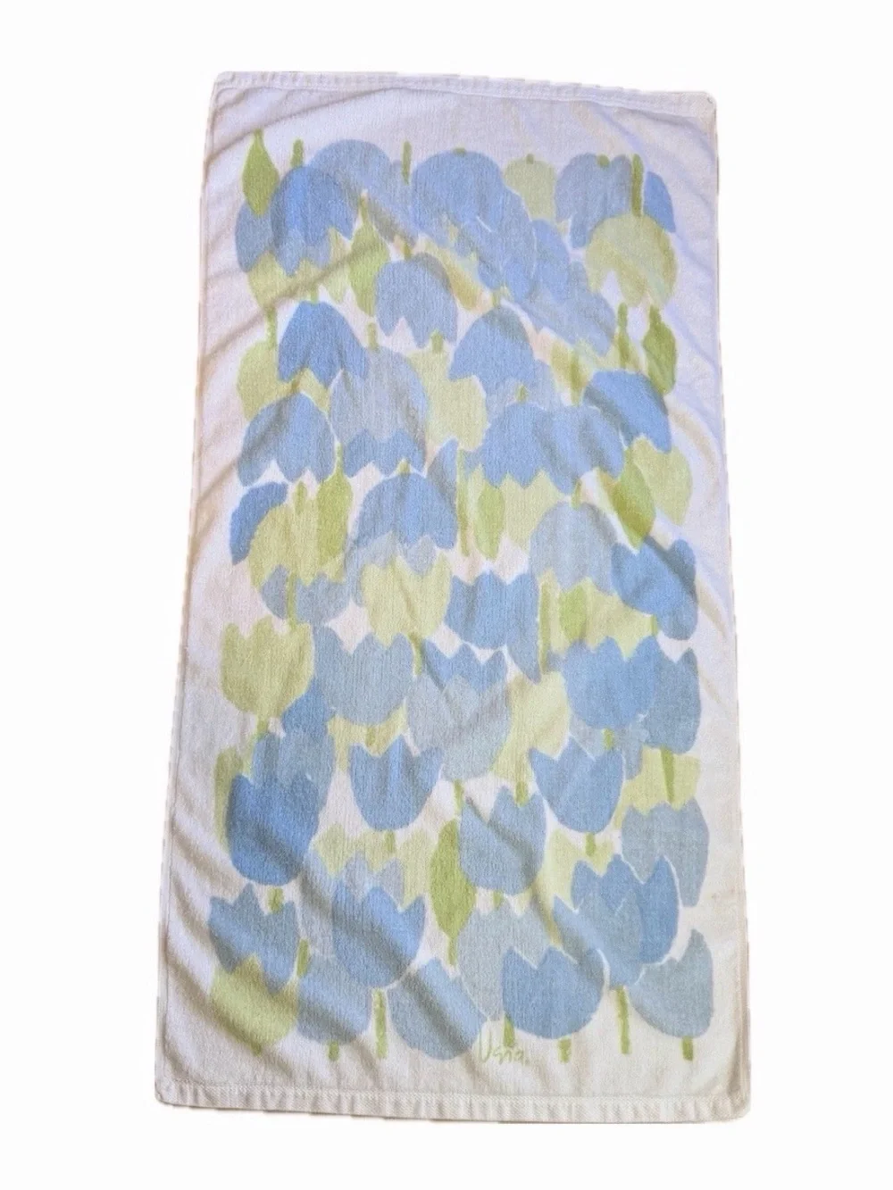 Vintage Vera Collection by Burlington Tulips Floral Bath Towel 49
